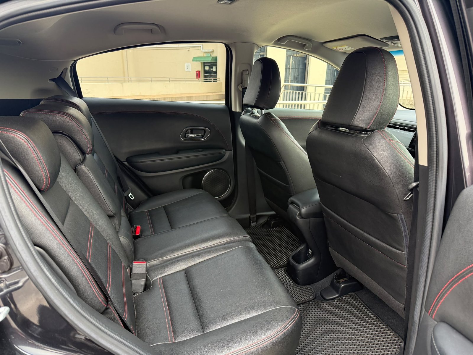 Honda Vezel 1.5 X photo 8